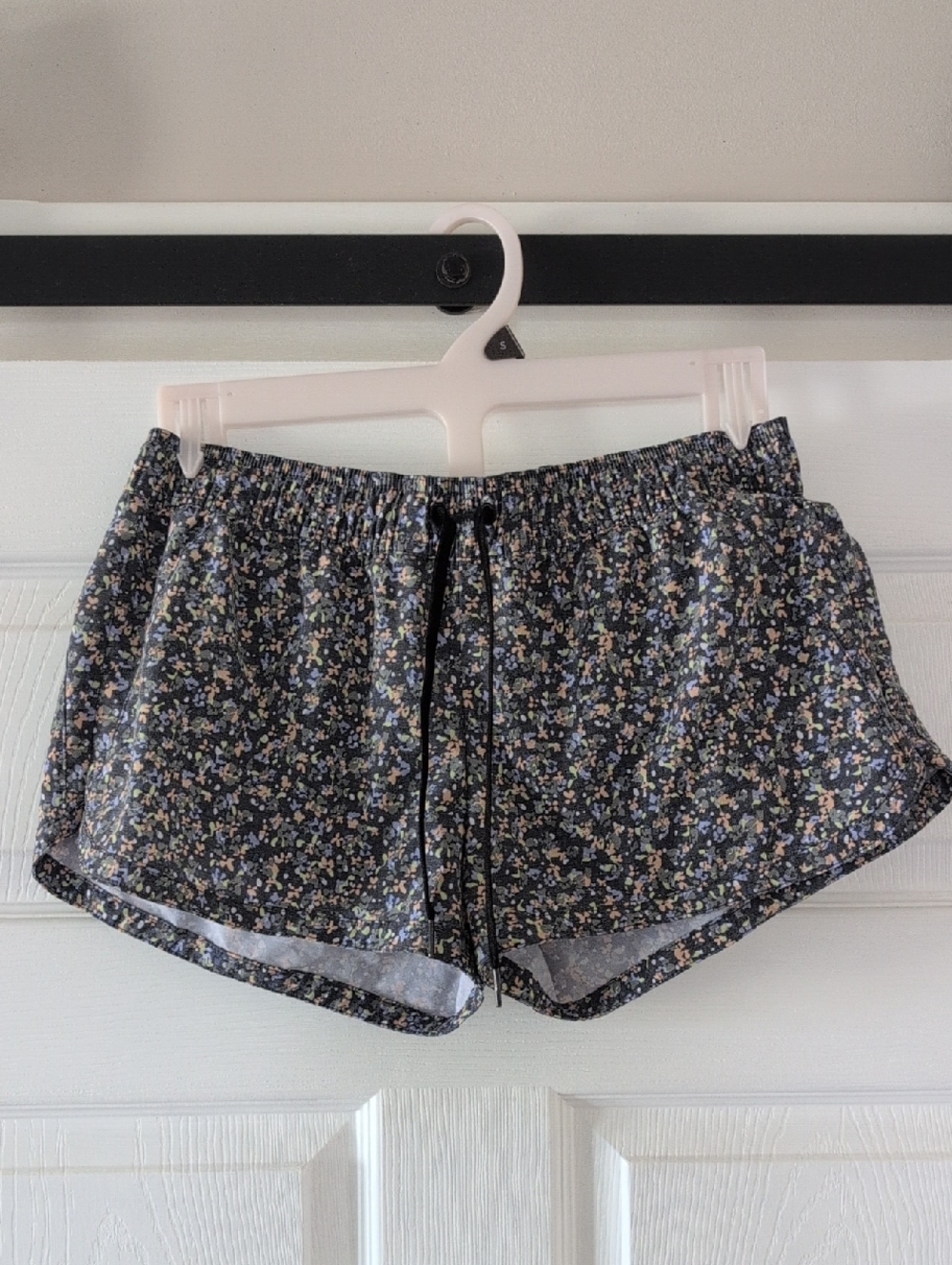 Prana Miraya Athletic Shorts - Black Floral